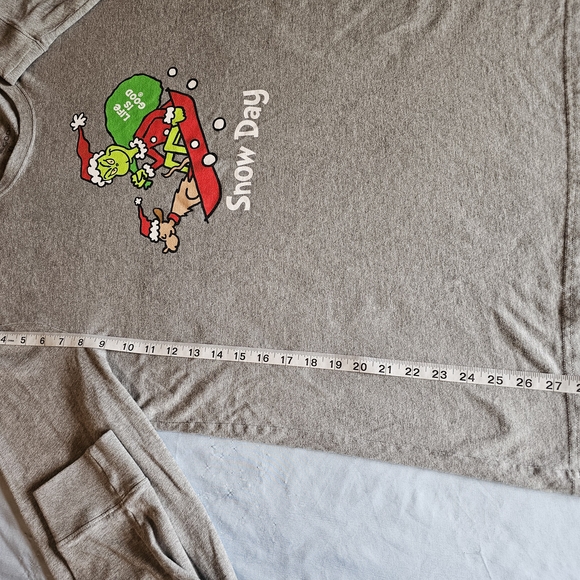 Life Is Good Crusher T-Shirt Tee Grinch Snow Day Max Gray Mens Small S - Picture 6 of 9